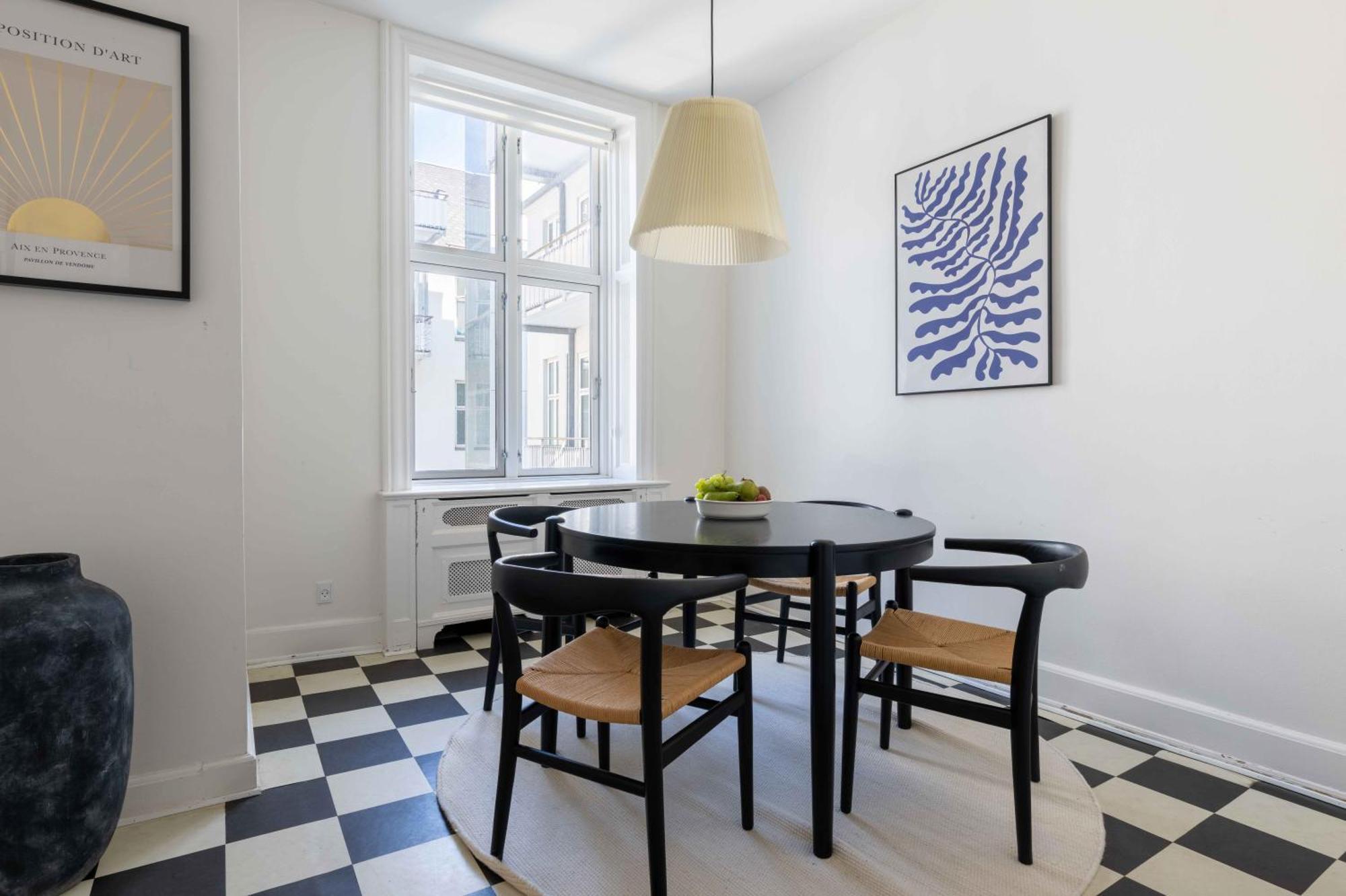 Lovely 3Br Manor Apartment 5 Min From Tivoli Gardens Копенгаген Экстерьер фото